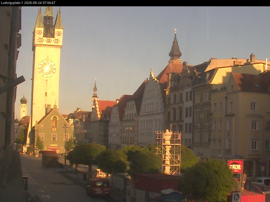 Archiv Foto Webcam Straubing: Blick auf den Stadtturm und Ludwigsplatz