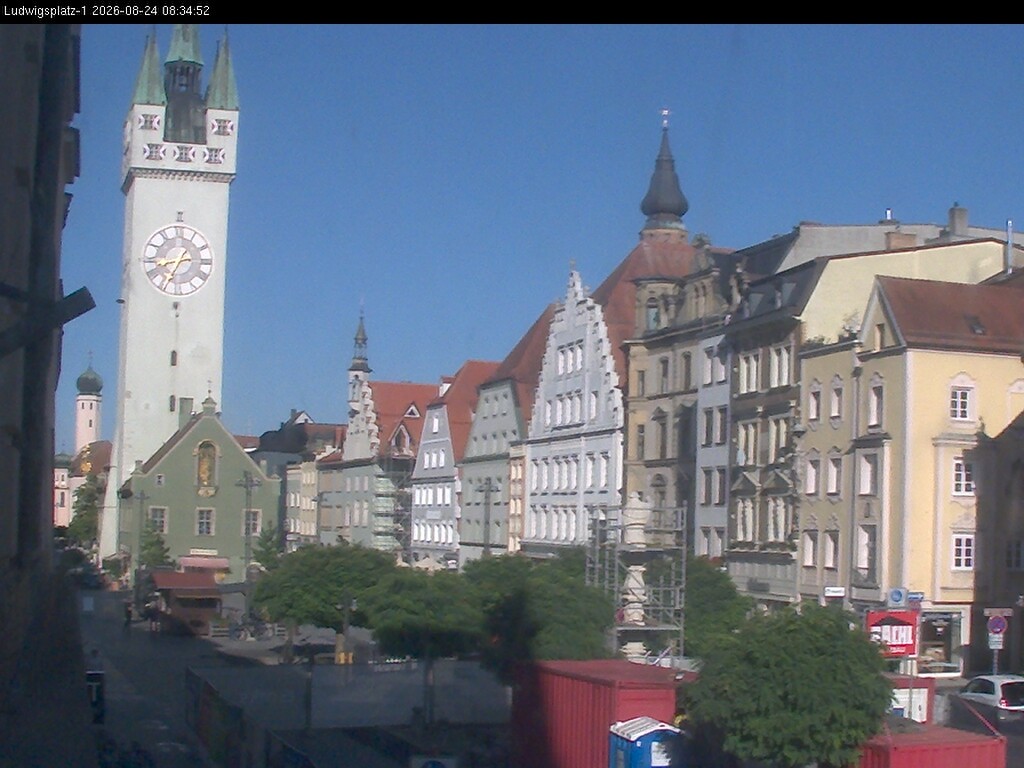 Archiv Foto Webcam Straubing: Blick auf den Stadtturm und Ludwigsplatz