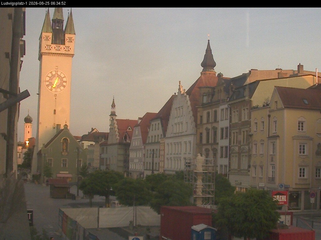 Archiv Foto Webcam Straubing: Blick auf den Stadtturm und Ludwigsplatz