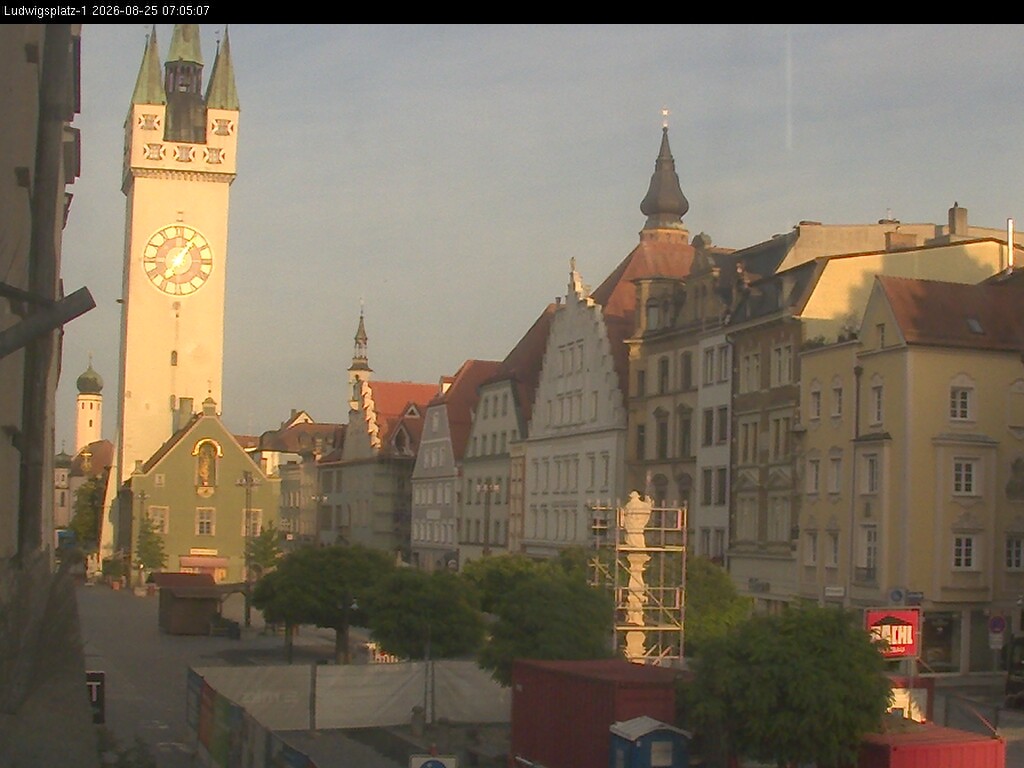 Archiv Foto Webcam Straubing: Blick auf den Stadtturm und Ludwigsplatz