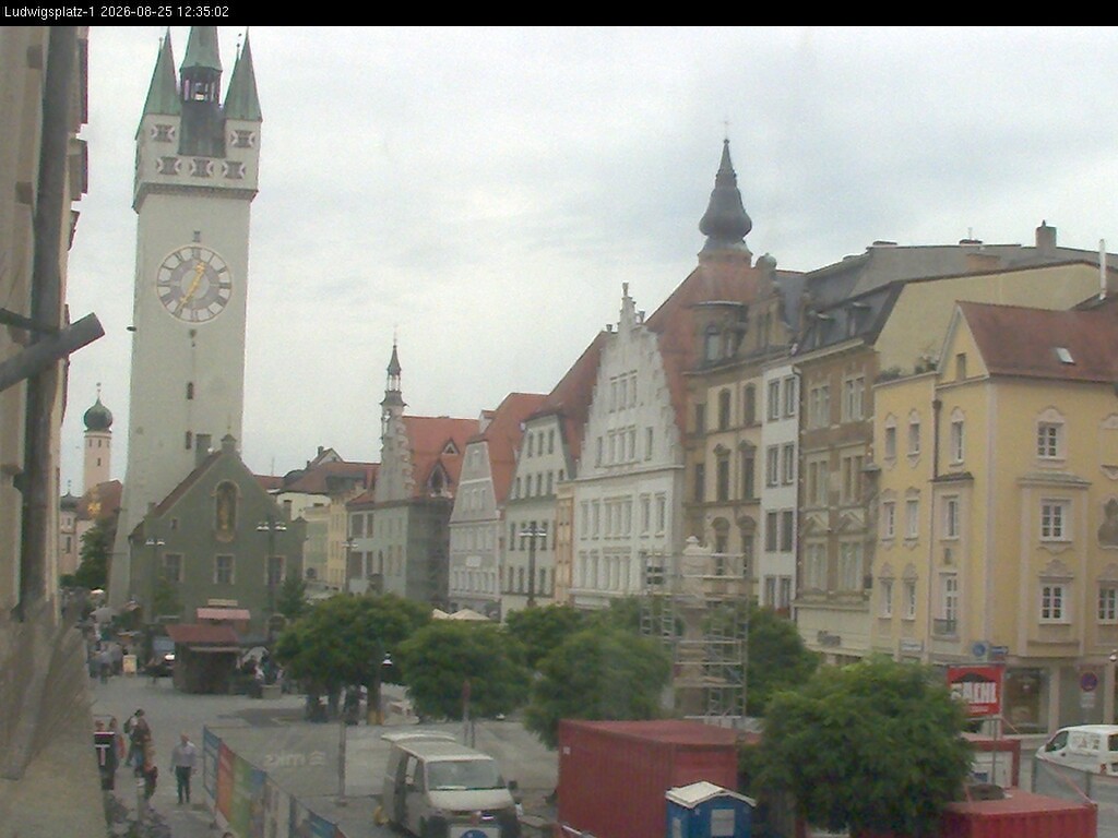 Archiv Foto Webcam Straubing: Blick auf den Stadtturm und Ludwigsplatz