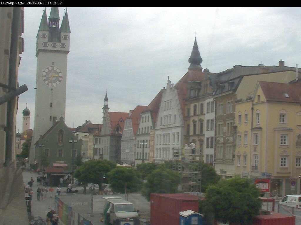 Archiv Foto Webcam Straubing: Blick auf den Stadtturm und Ludwigsplatz