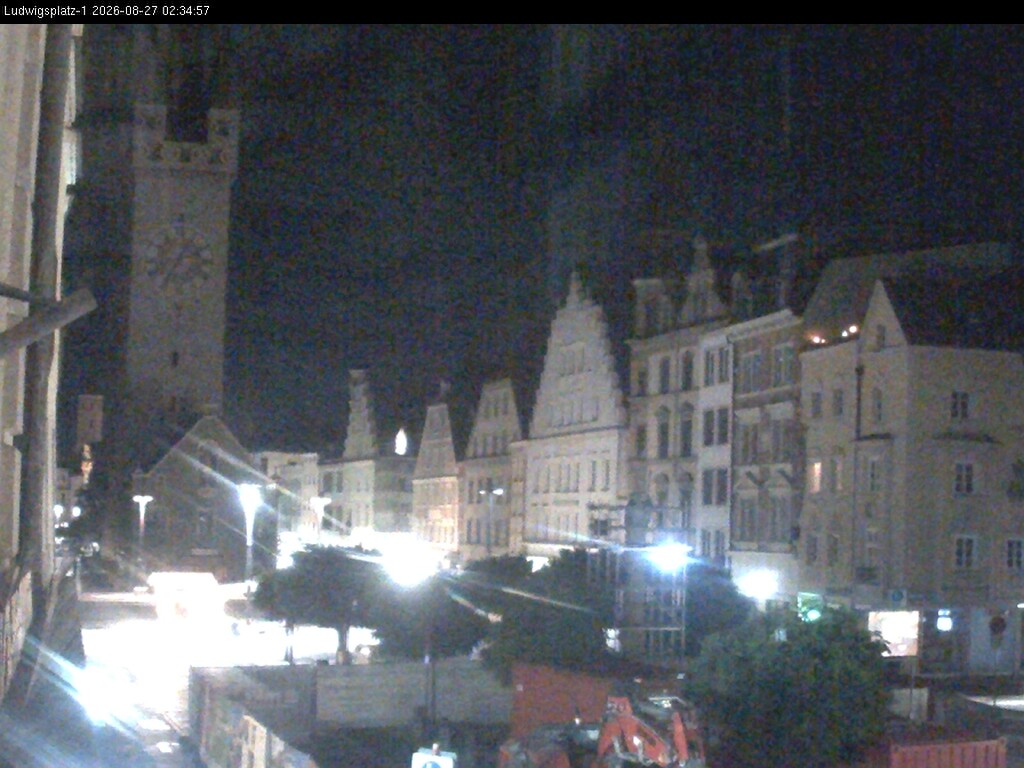 Archiv Foto Webcam Straubing: Blick auf den Stadtturm und Ludwigsplatz