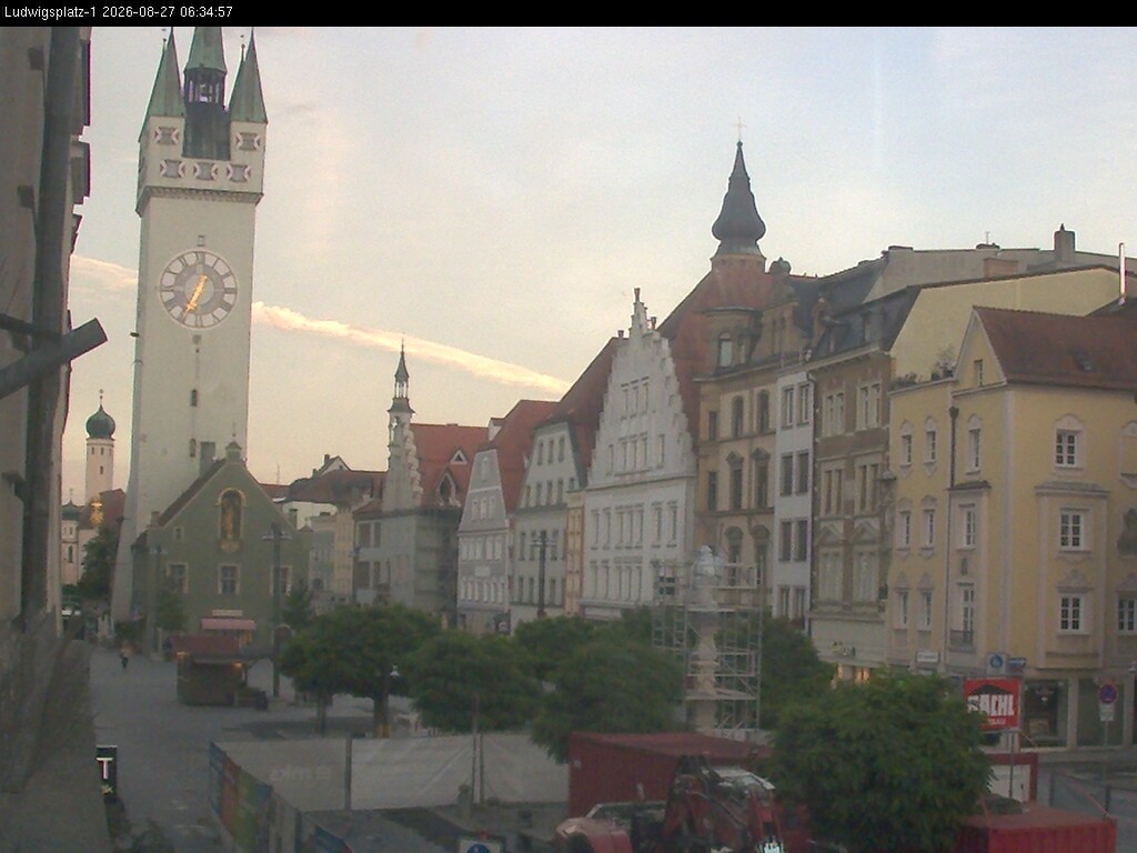 Archiv Foto Webcam Straubing: Blick auf den Stadtturm und Ludwigsplatz