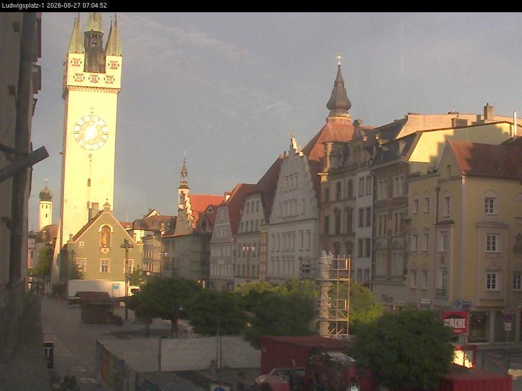 Archiv Foto Webcam Straubing: Blick auf den Stadtturm und Ludwigsplatz
