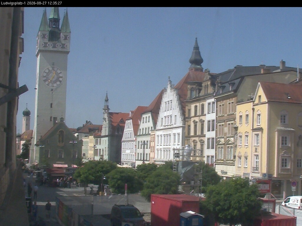 Archiv Foto Webcam Straubing: Blick auf den Stadtturm und Ludwigsplatz