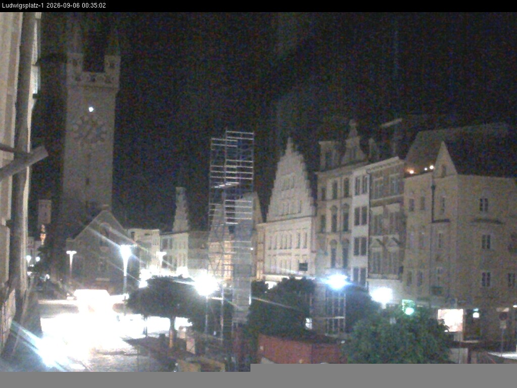 Archiv Foto Webcam Straubing: Blick auf den Stadtturm und Ludwigsplatz