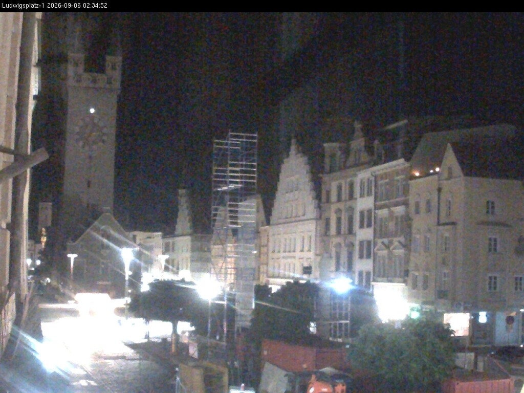 Archiv Foto Webcam Straubing: Blick auf den Stadtturm und Ludwigsplatz