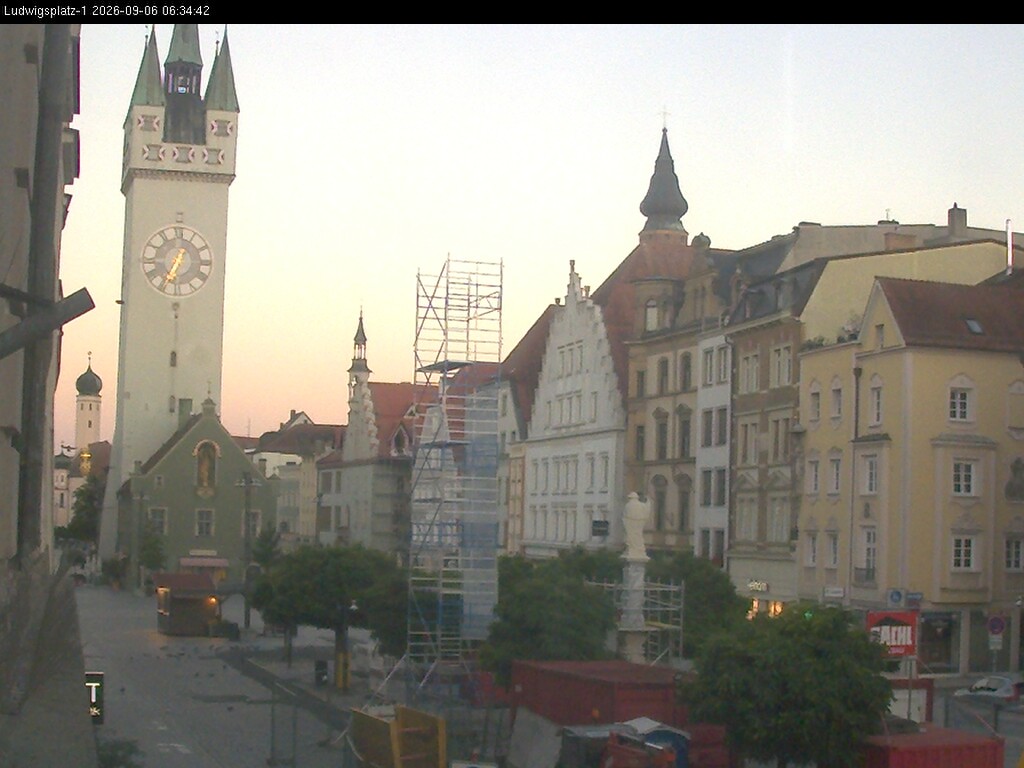 Archiv Foto Webcam Straubing: Blick auf den Stadtturm und Ludwigsplatz