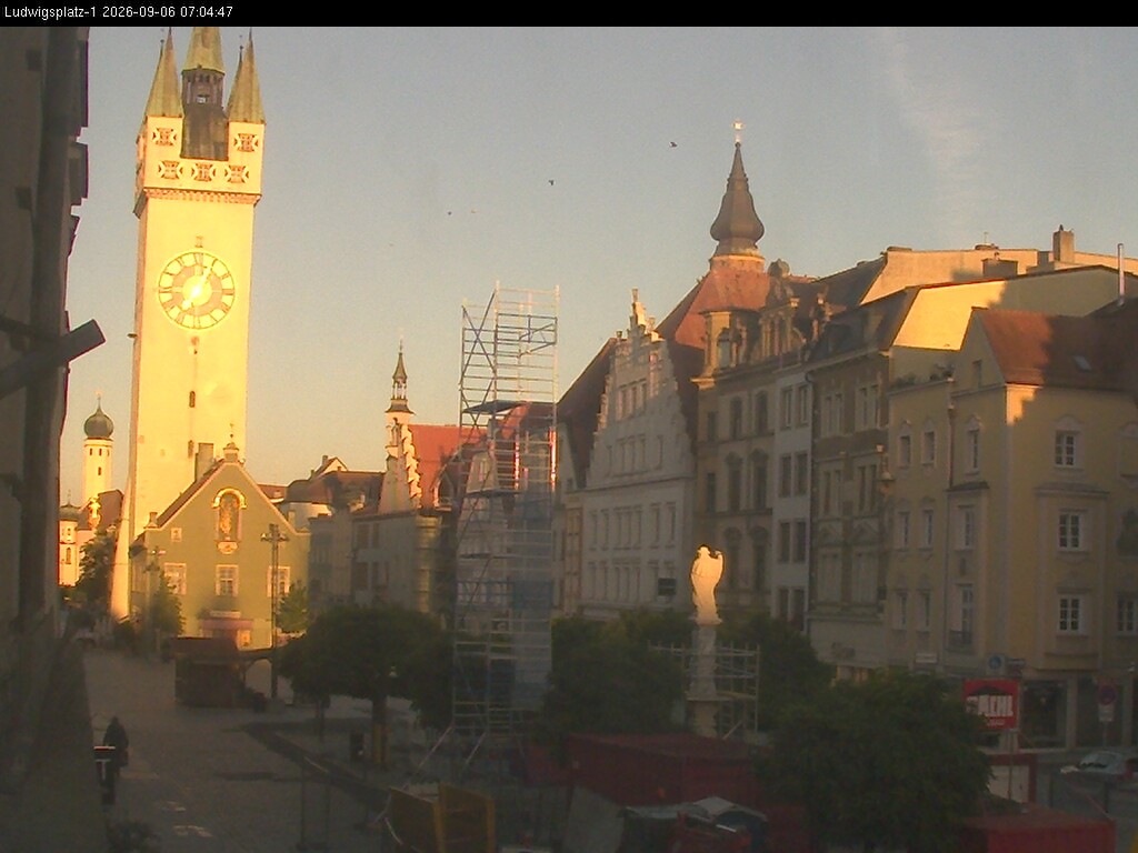 Archiv Foto Webcam Straubing: Blick auf den Stadtturm und Ludwigsplatz