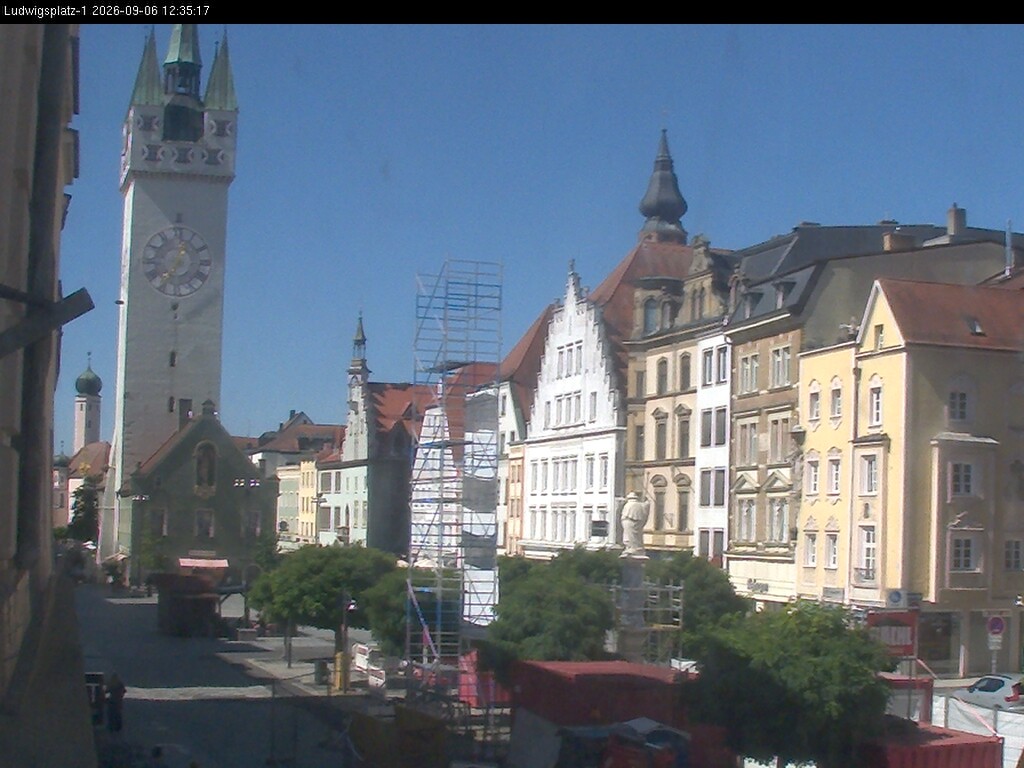 Archiv Foto Webcam Straubing: Blick auf den Stadtturm und Ludwigsplatz