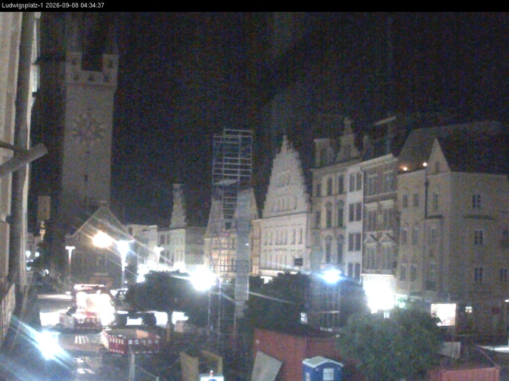 Archiv Foto Webcam Straubing: Blick auf den Stadtturm und Ludwigsplatz