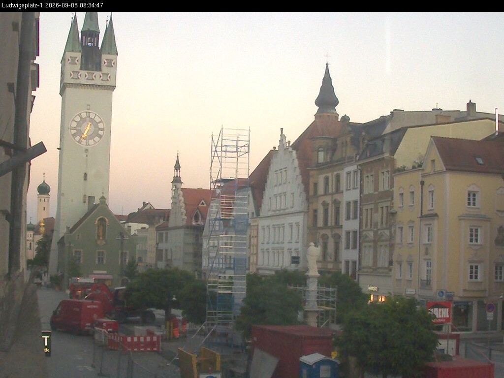 Archiv Foto Webcam Straubing: Blick auf den Stadtturm und Ludwigsplatz