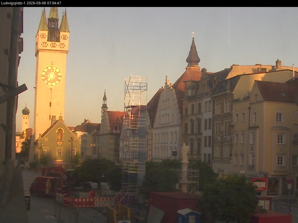 Archiv Foto Webcam Straubing: Blick auf den Stadtturm und Ludwigsplatz