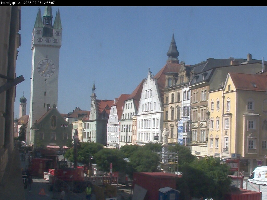 Archiv Foto Webcam Straubing: Blick auf den Stadtturm und Ludwigsplatz