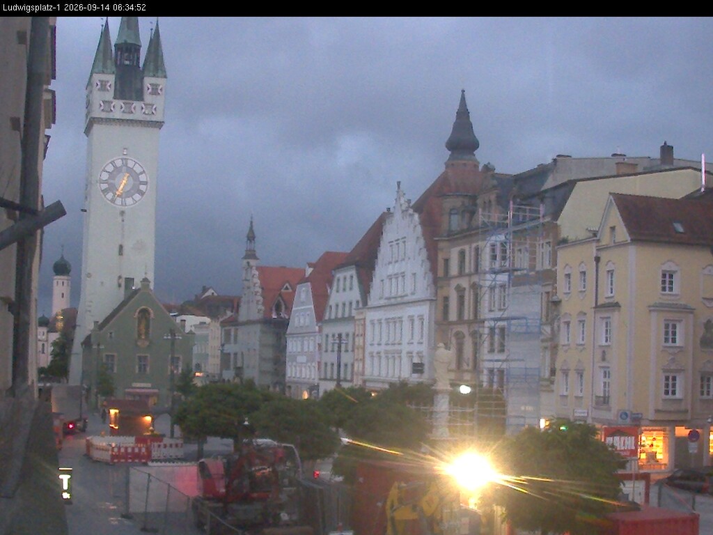 Archiv Foto Webcam Straubing: Blick auf den Stadtturm und Ludwigsplatz