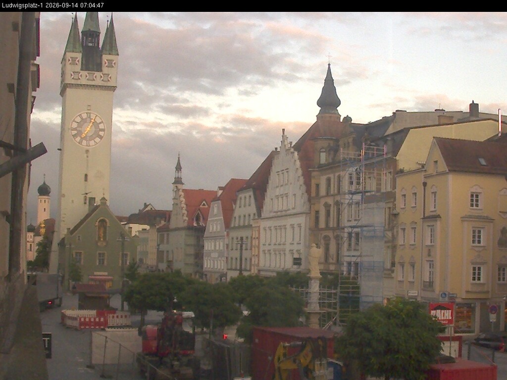 Archiv Foto Webcam Straubing: Blick auf den Stadtturm und Ludwigsplatz