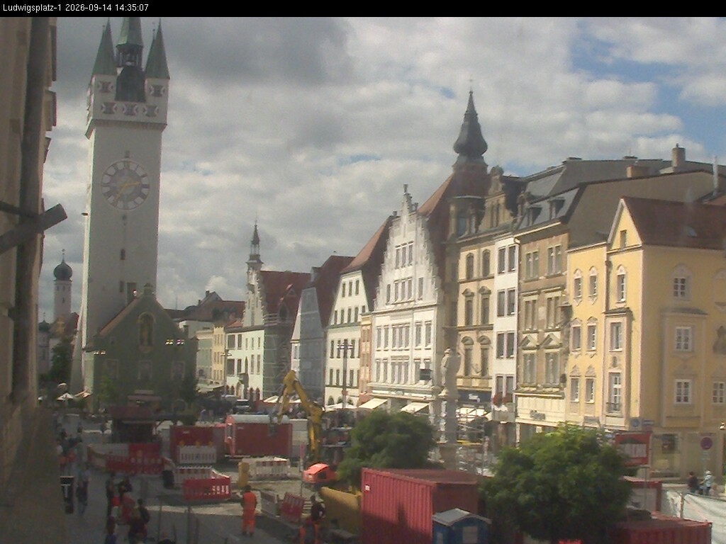 Archiv Foto Webcam Straubing: Blick auf den Stadtturm und Ludwigsplatz