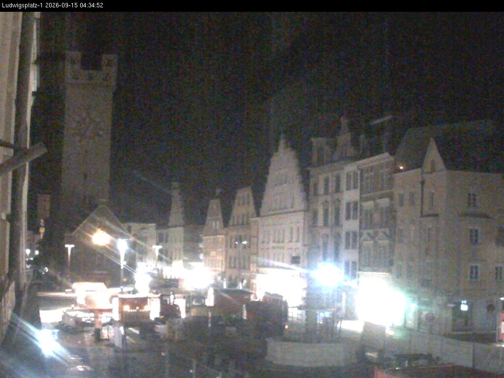 Archiv Foto Webcam Straubing: Blick auf den Stadtturm und Ludwigsplatz