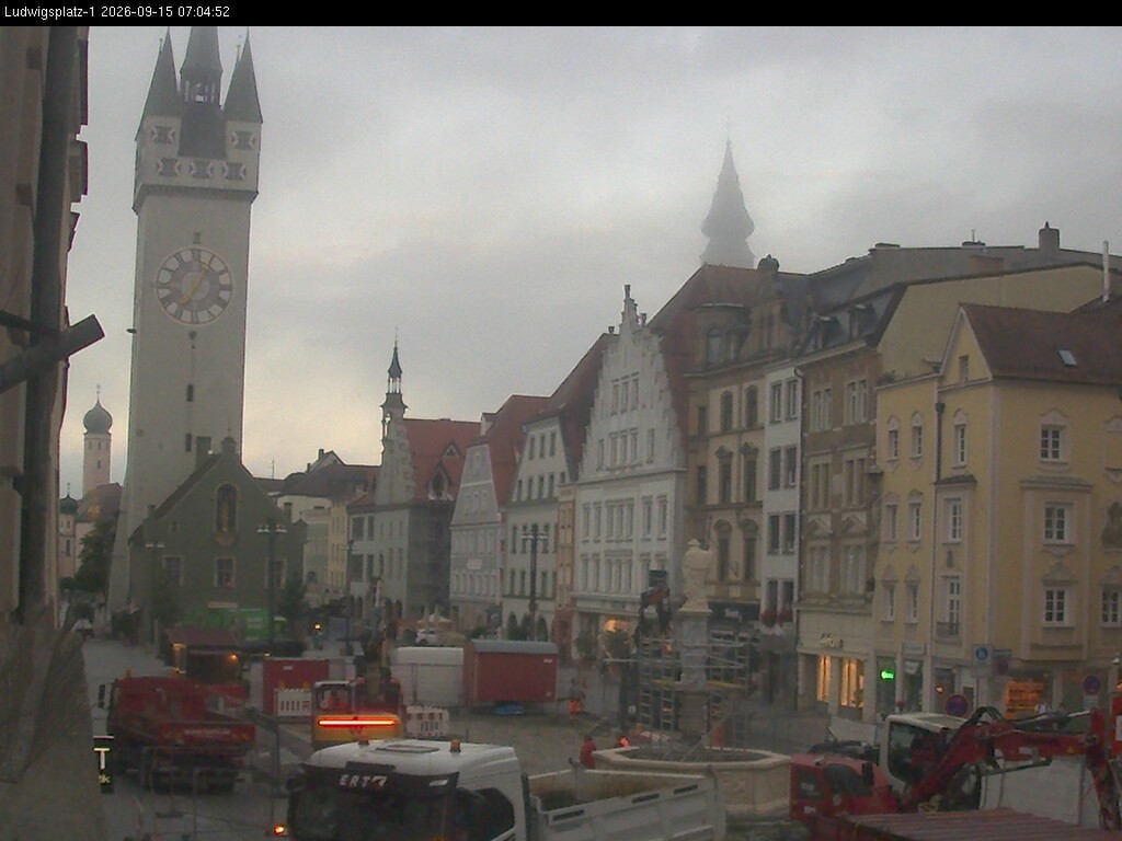 Archiv Foto Webcam Straubing: Blick auf den Stadtturm und Ludwigsplatz