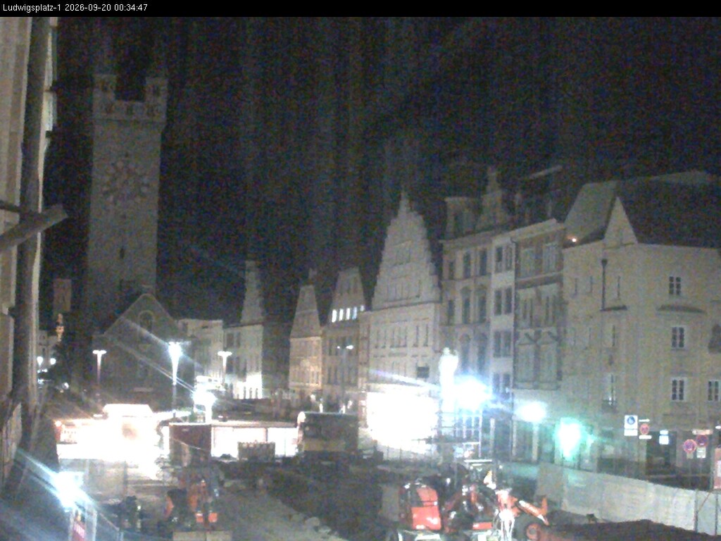 Archiv Foto Webcam Straubing: Blick auf den Stadtturm und Ludwigsplatz