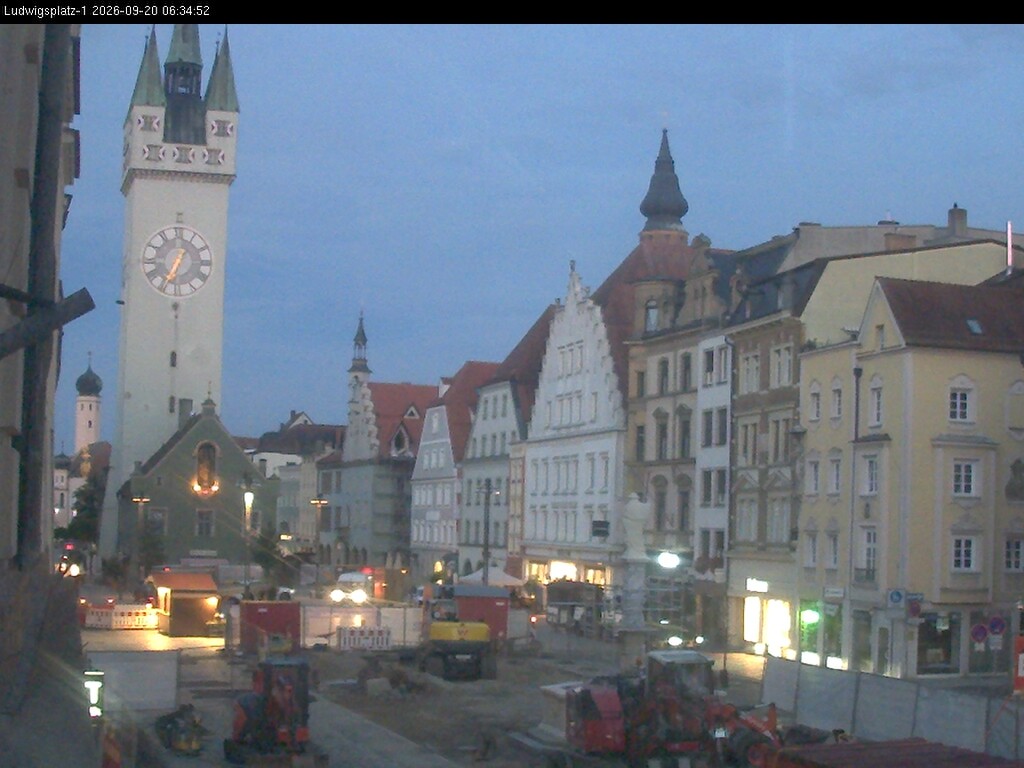 Archiv Foto Webcam Straubing: Blick auf den Stadtturm und Ludwigsplatz