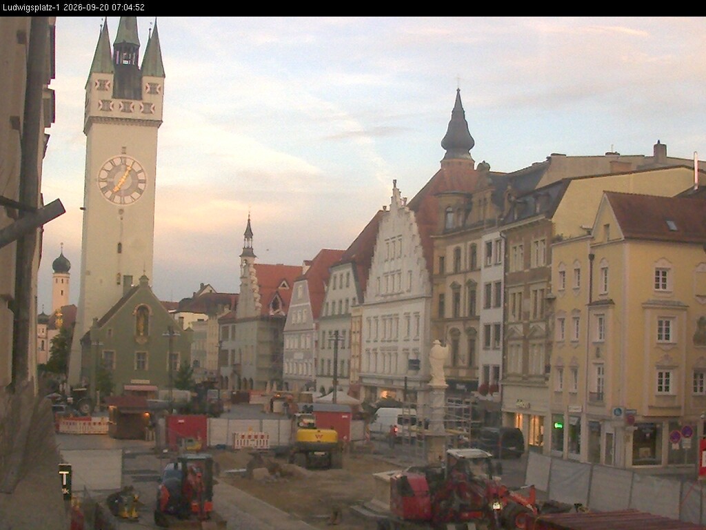 Archiv Foto Webcam Straubing: Blick auf den Stadtturm und Ludwigsplatz