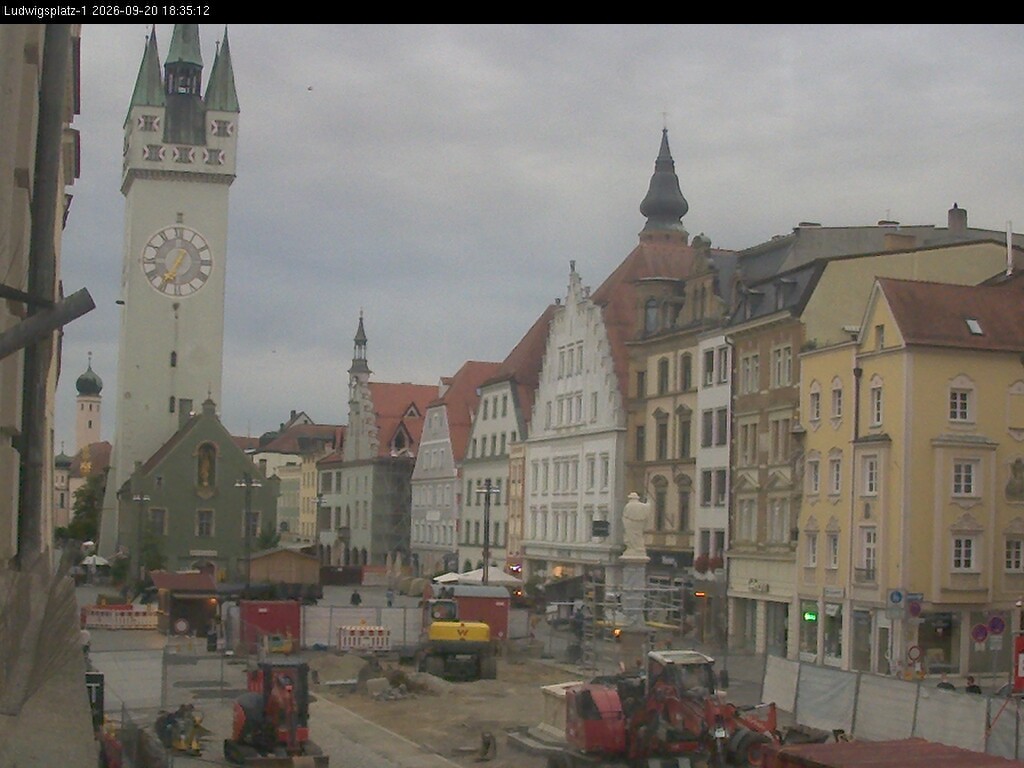 Archiv Foto Webcam Straubing: Blick auf den Stadtturm und Ludwigsplatz