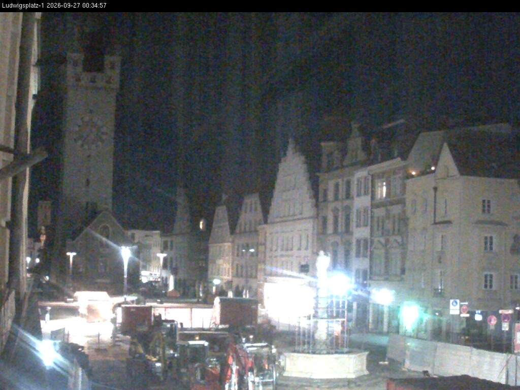 Archiv Foto Webcam Straubing: Blick auf den Stadtturm und Ludwigsplatz