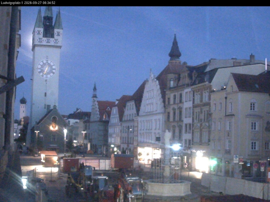 Archiv Foto Webcam Straubing: Blick auf den Stadtturm und Ludwigsplatz