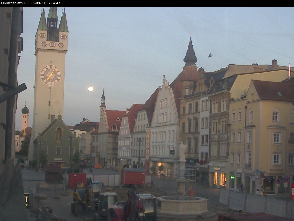 Archiv Foto Webcam Straubing: Blick auf den Stadtturm und Ludwigsplatz