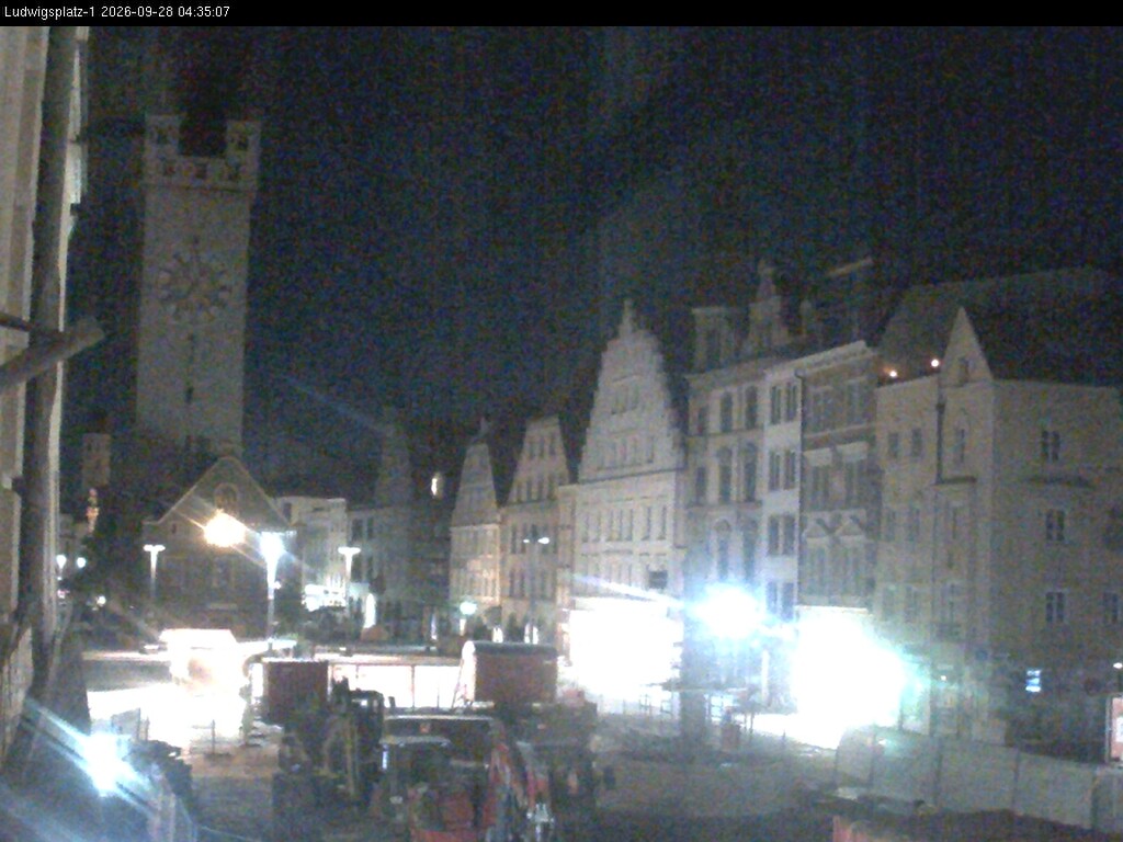 Archiv Foto Webcam Straubing: Blick auf den Stadtturm und Ludwigsplatz