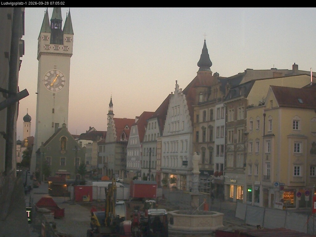 Archiv Foto Webcam Straubing: Blick auf den Stadtturm und Ludwigsplatz