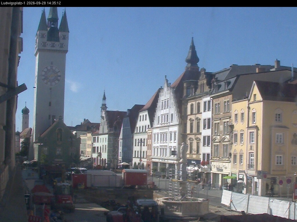 Archiv Foto Webcam Straubing: Blick auf den Stadtturm und Ludwigsplatz