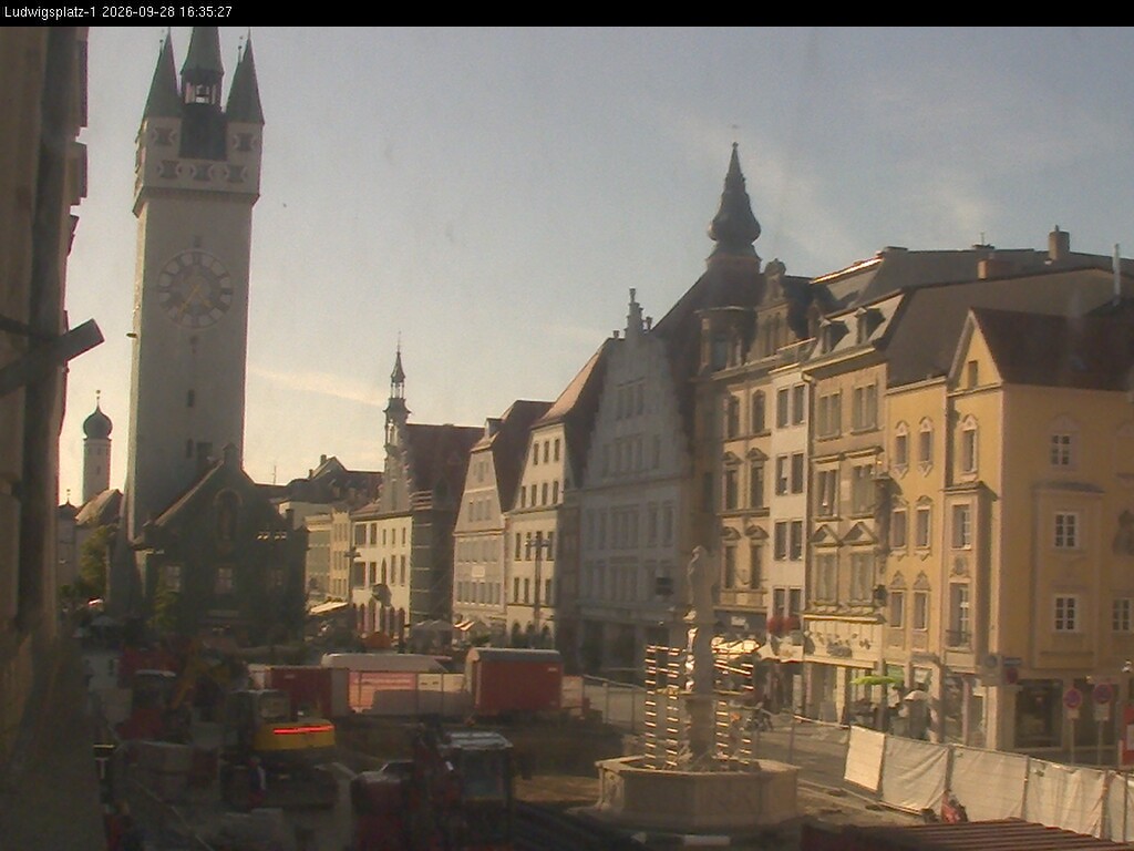 Archiv Foto Webcam Straubing: Blick auf den Stadtturm und Ludwigsplatz