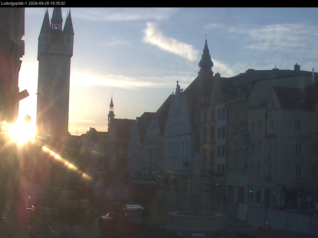 Archiv Foto Webcam Straubing: Blick auf den Stadtturm und Ludwigsplatz