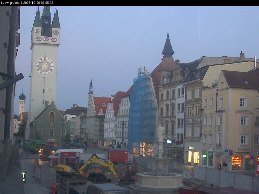 Archiv Foto Webcam Straubing: Blick auf den Stadtturm und Ludwigsplatz