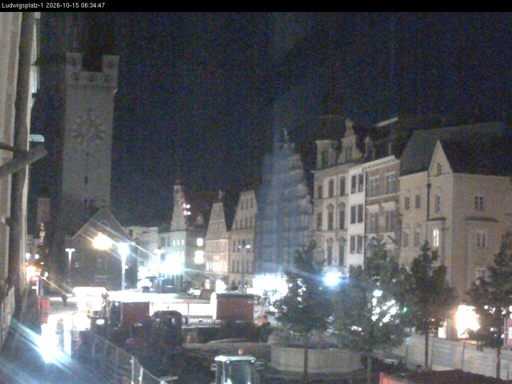 Archiv Foto Webcam Straubing: Blick auf den Stadtturm und Ludwigsplatz