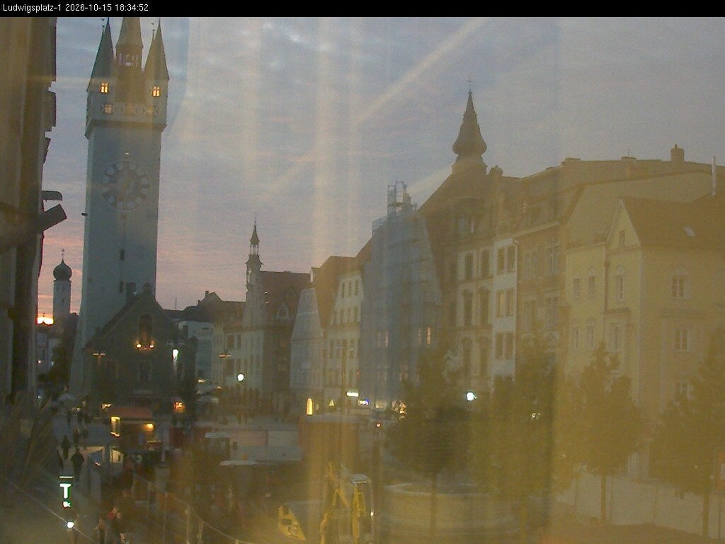 Archiv Foto Webcam Straubing: Blick auf den Stadtturm und Ludwigsplatz