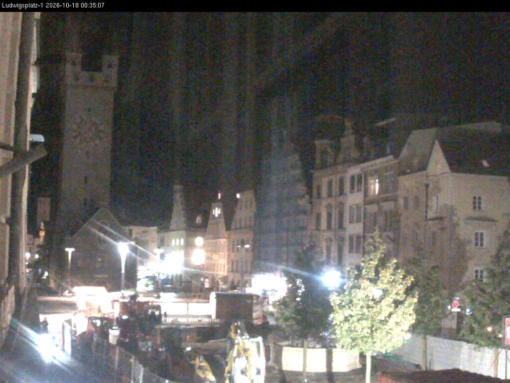 Archiv Foto Webcam Straubing: Blick auf den Stadtturm und Ludwigsplatz
