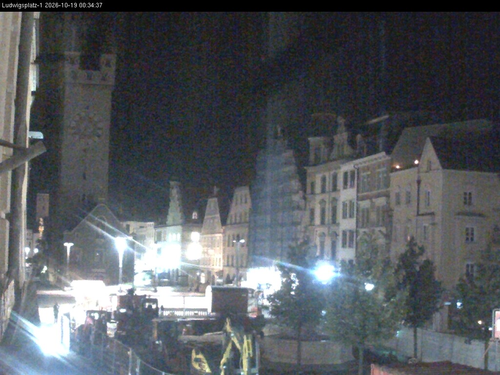 Archiv Foto Webcam Straubing: Blick auf den Stadtturm und Ludwigsplatz