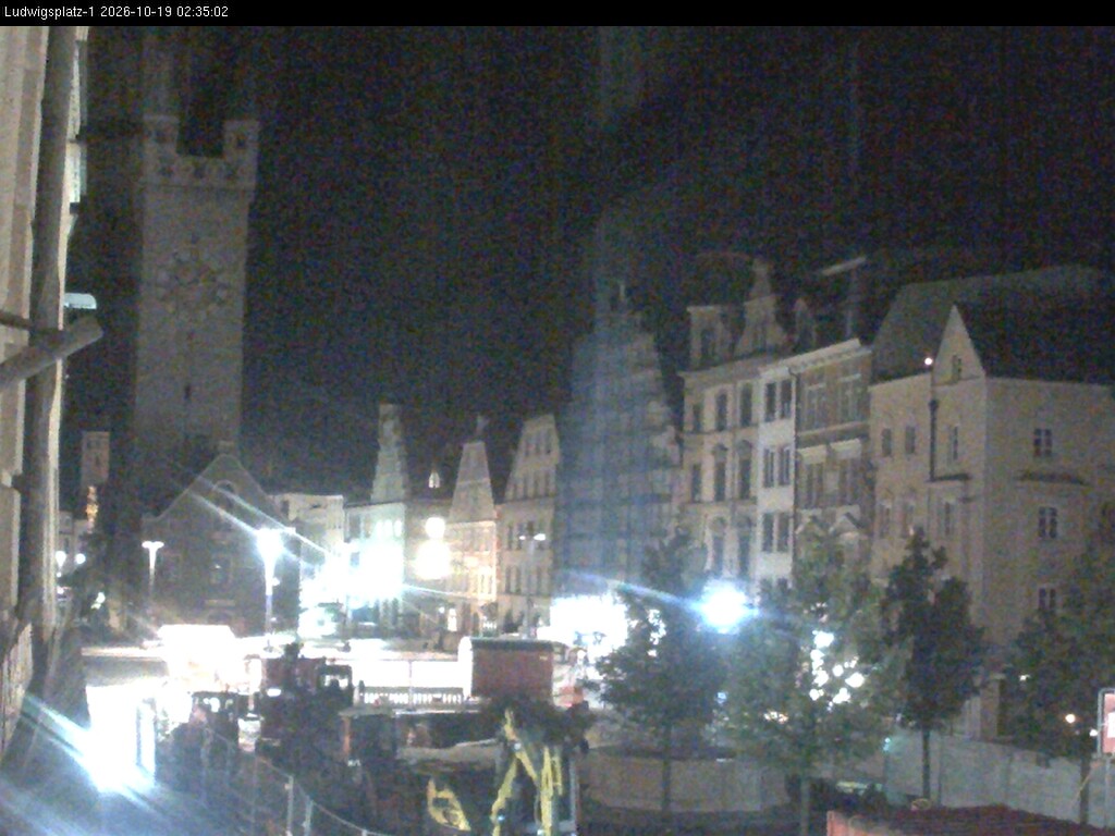 Archiv Foto Webcam Straubing: Blick auf den Stadtturm und Ludwigsplatz