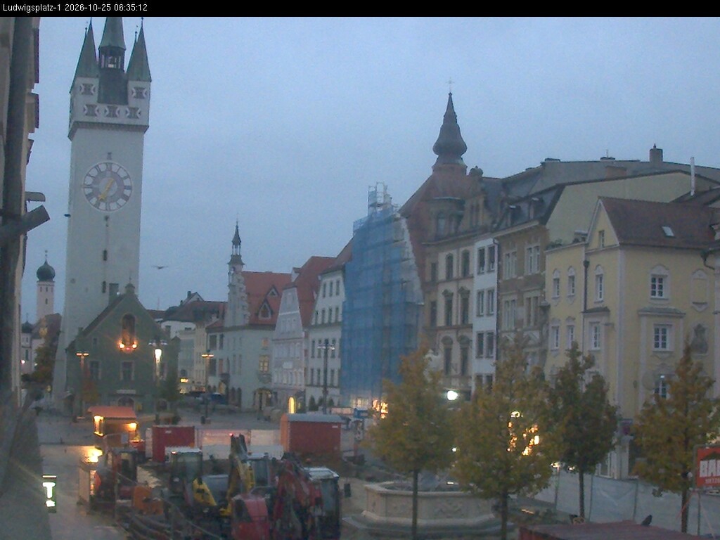 Archiv Foto Webcam Straubing: Blick auf den Stadtturm und Ludwigsplatz