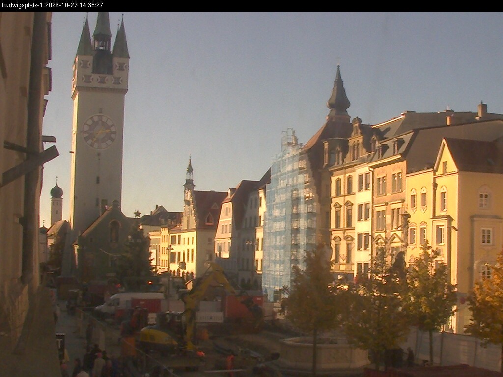 Archiv Foto Webcam Straubing: Blick auf den Stadtturm und Ludwigsplatz