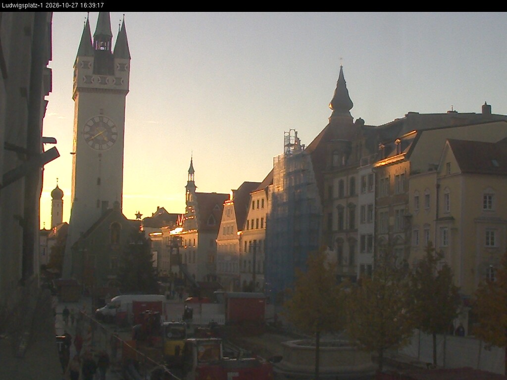 Archiv Foto Webcam Straubing: Blick auf den Stadtturm und Ludwigsplatz