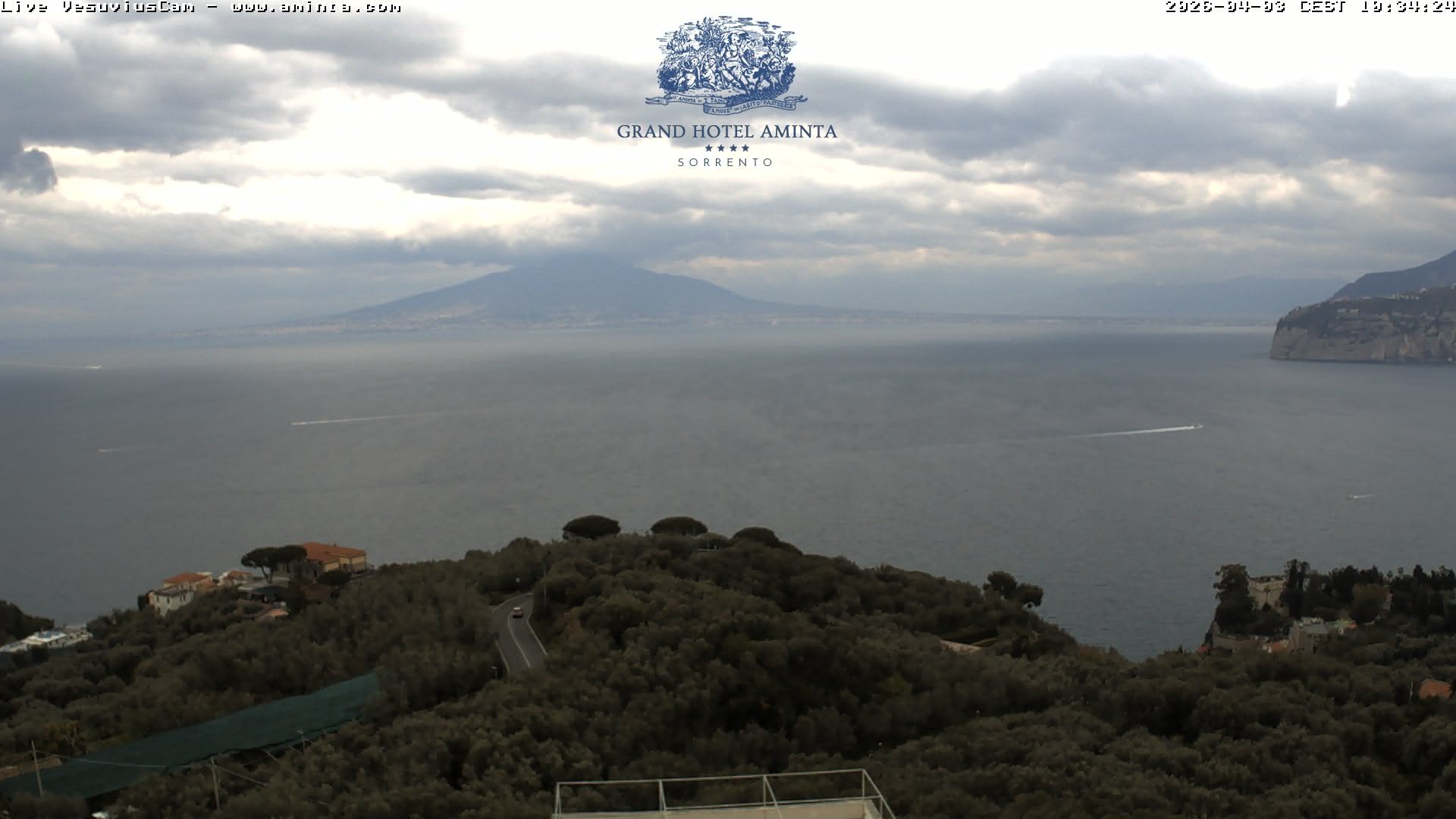 Archiv Foto Webcam Blick von Sorrento auf den Vesuv