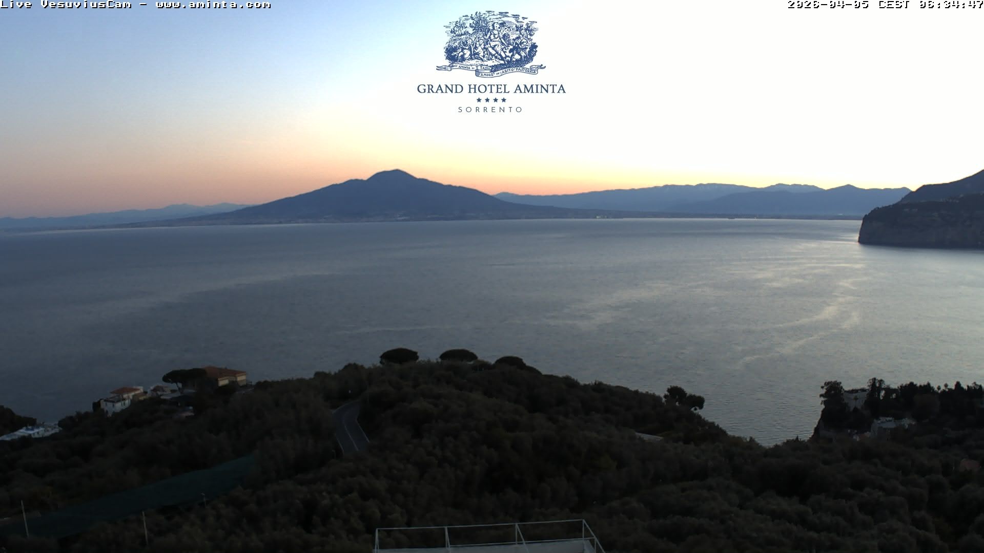 Archiv Foto Webcam Blick von Sorrento auf den Vesuv