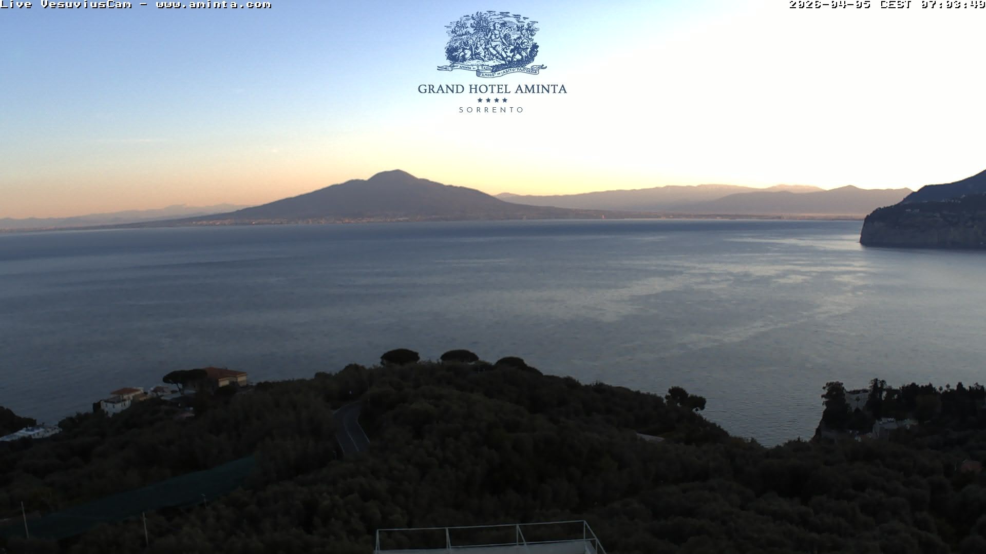Archiv Foto Webcam Blick von Sorrento auf den Vesuv