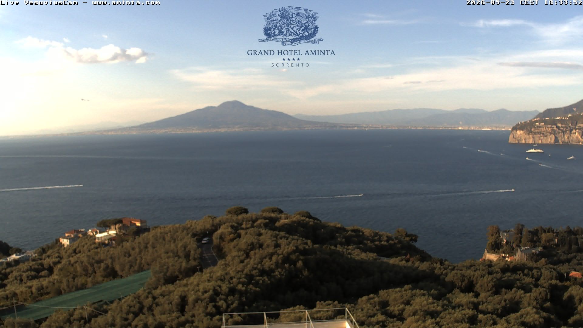 Archiv Foto Webcam Blick von Sorrento auf den Vesuv