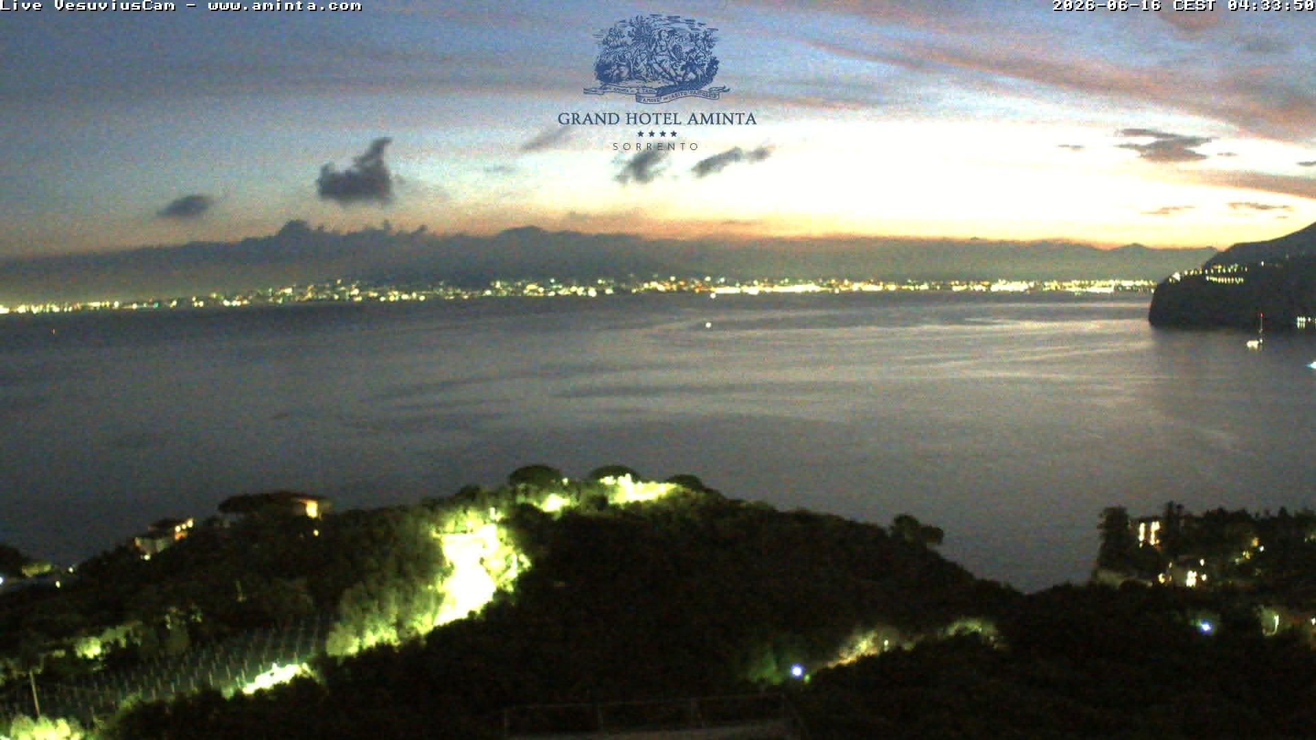 Archiv Foto Webcam Blick von Sorrento auf den Vesuv